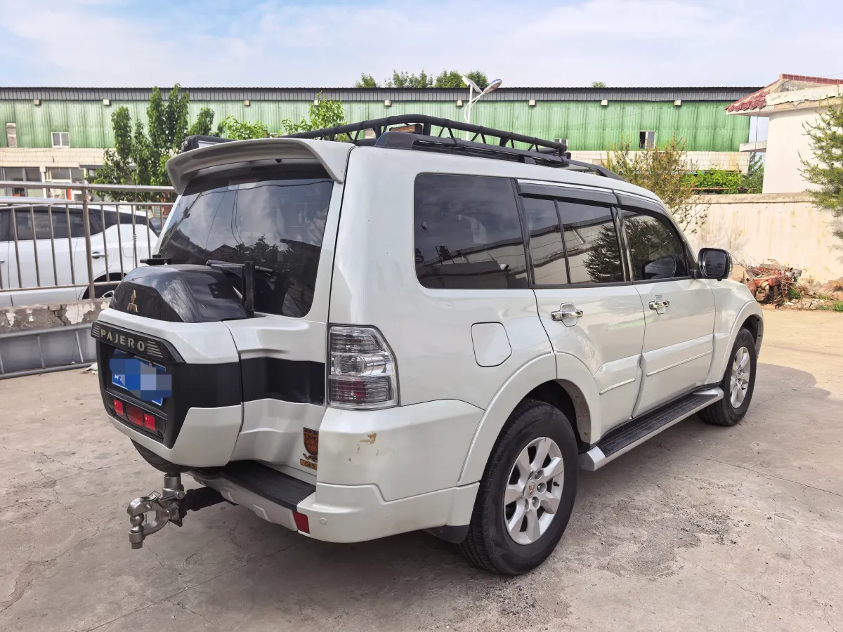 2020 Mitsubishi Pajero 3.0L 174HP V6 5AT,autocango,china used car exporter,china ev exporter,chinese used car exporter,chinese used ev exporter