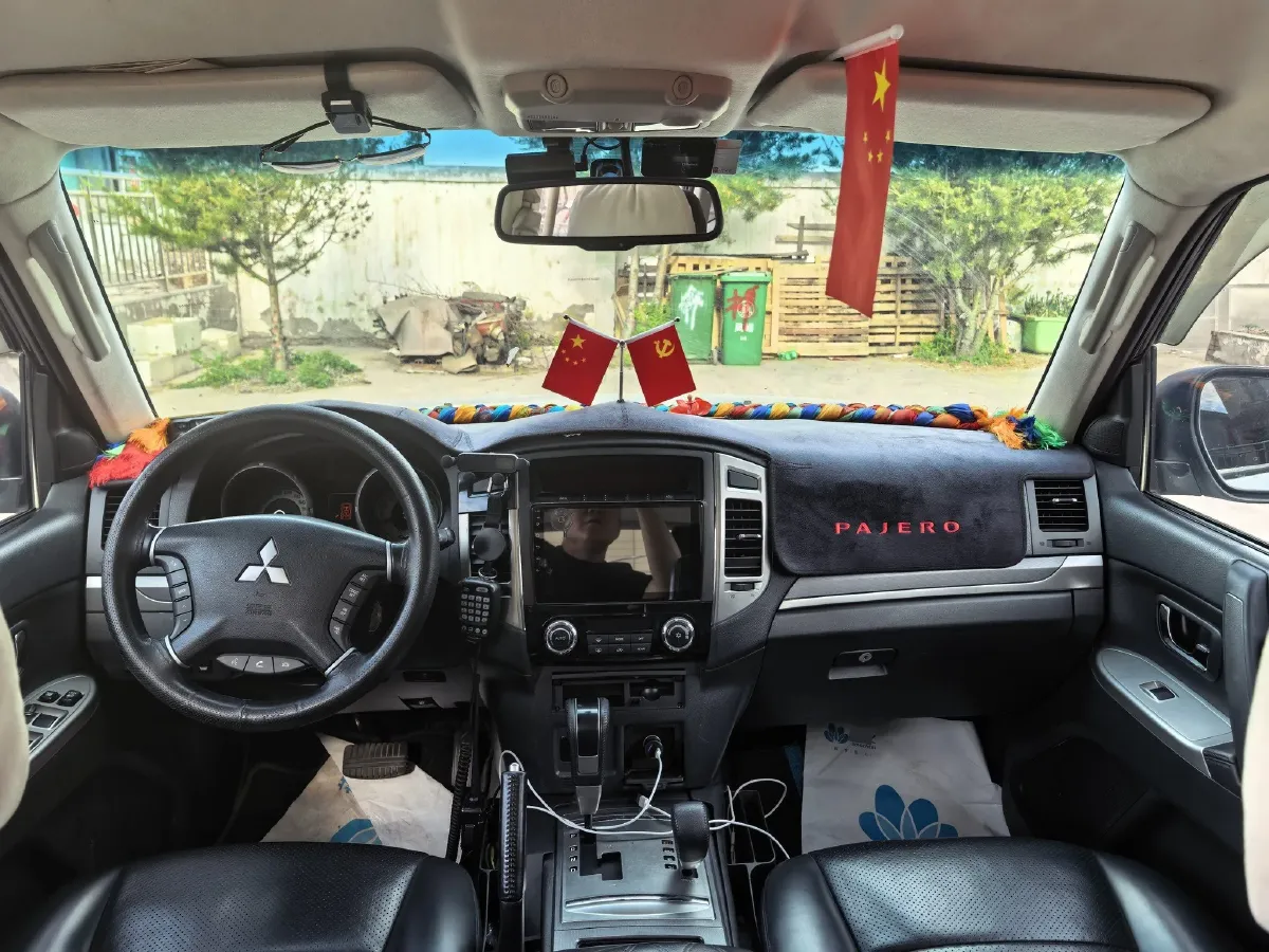 2020 Mitsubishi Pajero 3.0L 174HP V6 5AT,autocango,china used car exporter,china ev exporter,chinese used car exporter,chinese used ev exporter