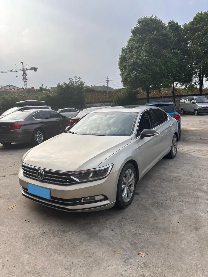 2020 Volkswagen Magotan 2.0T 186HP L4 7DCT,autocango,china used car exporter,china ev exporter,chinese used car exporter,chinese used ev exporter