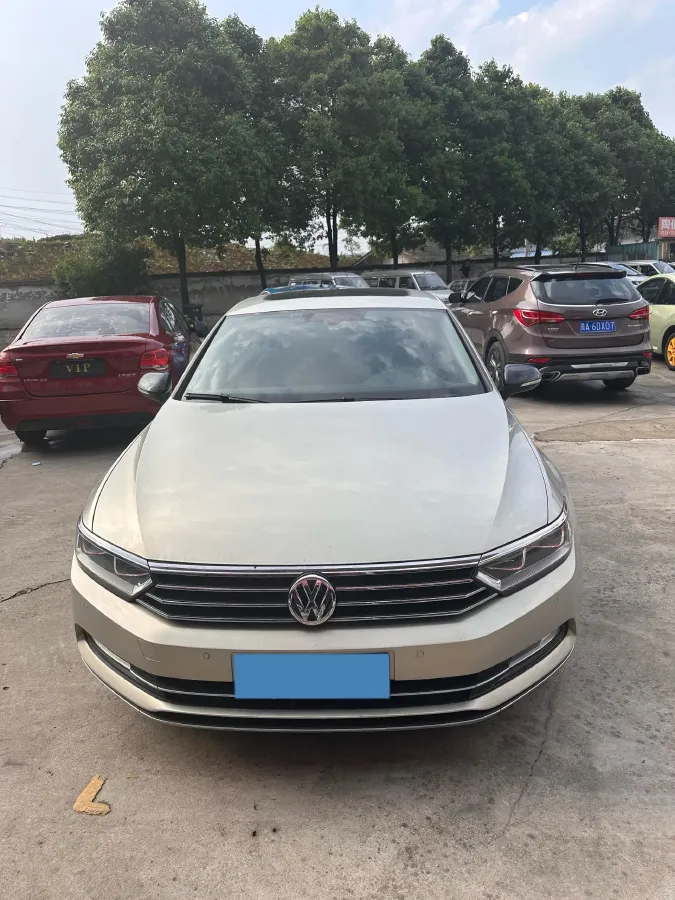 2020 Volkswagen Magotan 2.0T 186HP L4 7DCT,autocango,china used car exporter,china ev exporter,chinese used car exporter,chinese used ev exporter