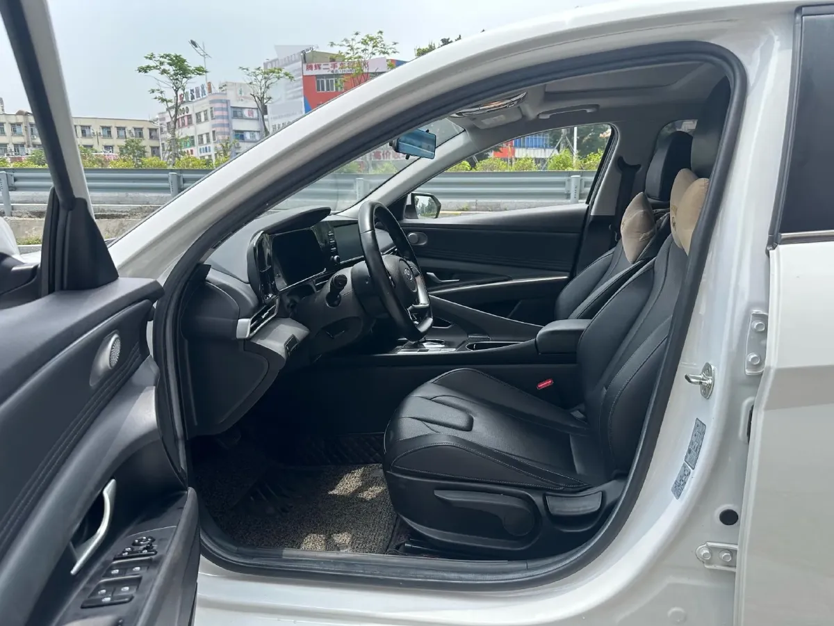 2021 Hyundai Elantra 1.5L 115HP L4 CVT,autocango,china used car exporter,china ev exporter,chinese used car exporter,chinese used ev exporter