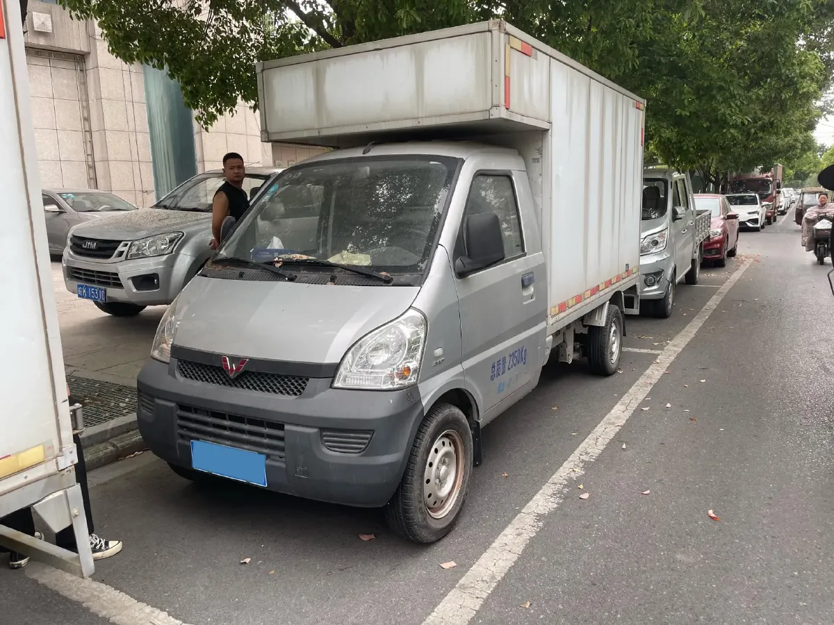 2019 WuLing RongGuang Mini Truck 1.2L 82HP L4 5MT,autocango,china used car exporter,china ev exporter,chinese used car exporter,chinese used ev exporter