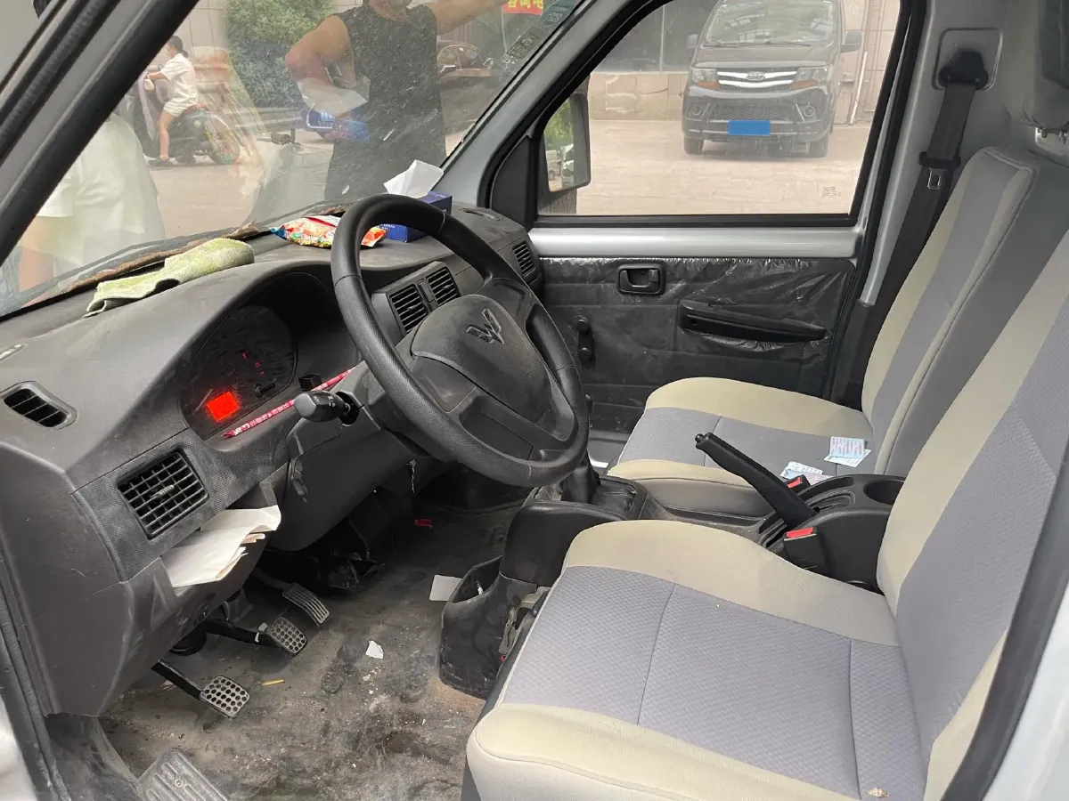 2019 WuLing RongGuang Mini Truck 1.2L 82HP L4 5MT,autocango,china used car exporter,china ev exporter,chinese used car exporter,chinese used ev exporter