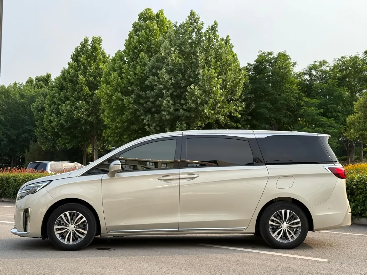 2023 Buick GL8 2.0T 237HP L4 9AT,autocango,china used car exporter,china ev exporter,chinese used car exporter,chinese used ev exporter