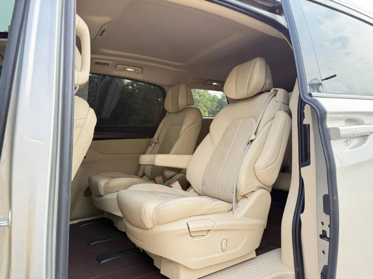 2023 Buick GL8 2.0T 237HP L4 9AT,autocango,china used car exporter,china ev exporter,chinese used car exporter,chinese used ev exporter