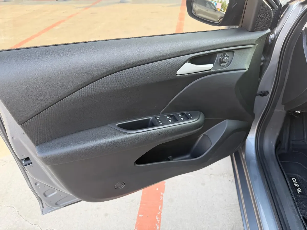 2019 Chevrolet Monza 1.0T 125HP L3 6DCT,autocango,china used car exporter,china ev exporter,chinese used car exporter,chinese used ev exporter