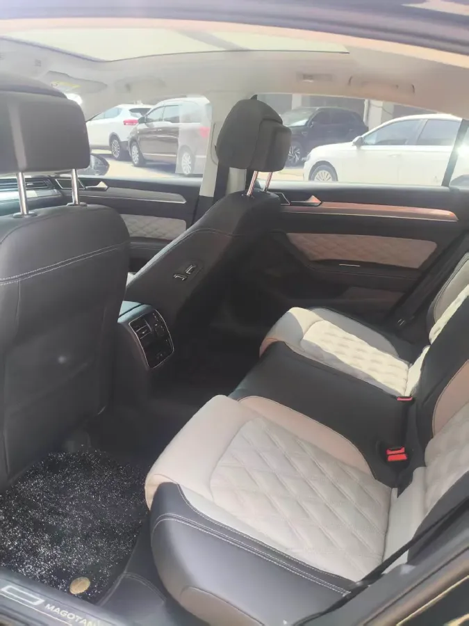 2021 Volkswagen Magotan 2.0T 186HP L4 7DCT,autocango,china used car exporter,china ev exporter,chinese used car exporter,chinese used ev exporter