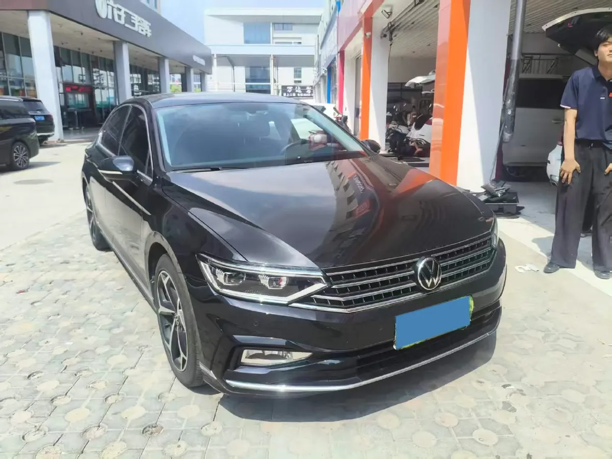 2021 Volkswagen Magotan 2.0T 186HP L4 7DCT,autocango,china used car exporter,china ev exporter,chinese used car exporter,chinese used ev exporter