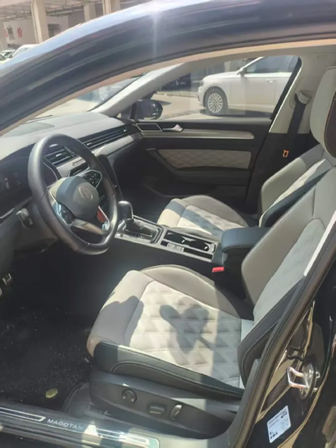 2021 Volkswagen Magotan 2.0T 186HP L4 7DCT,autocango,china used car exporter,china ev exporter,chinese used car exporter,chinese used ev exporter