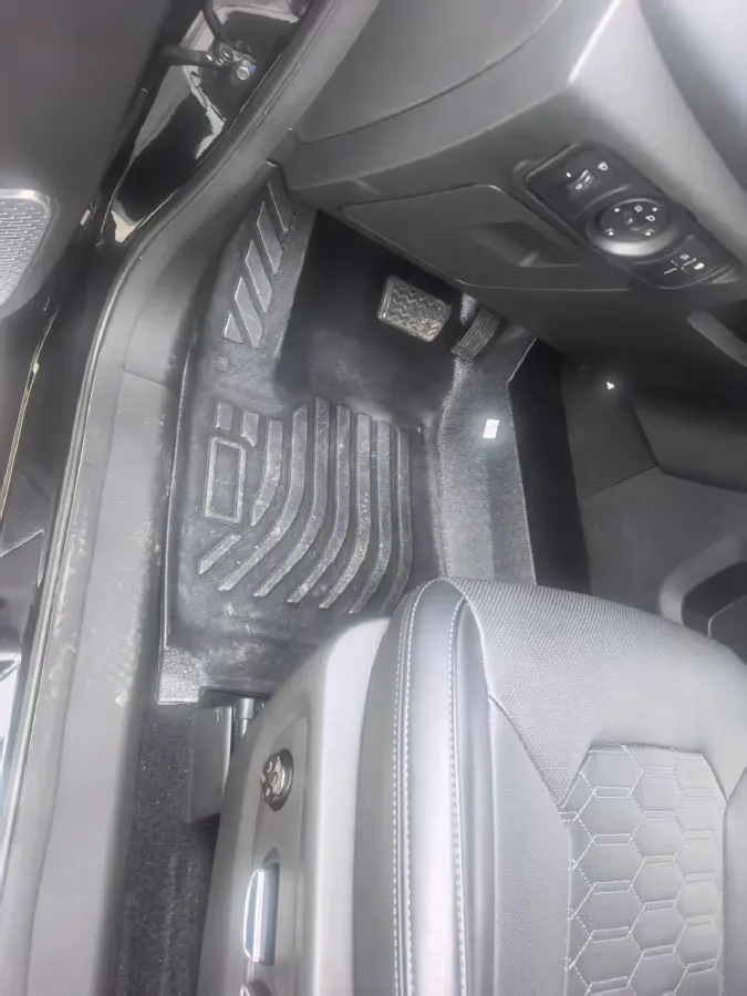 2025 212 212 T01 2.0T 252HP L4 8AT,autocango,china used car exporter,china ev exporter,chinese used car exporter,chinese used ev exporter