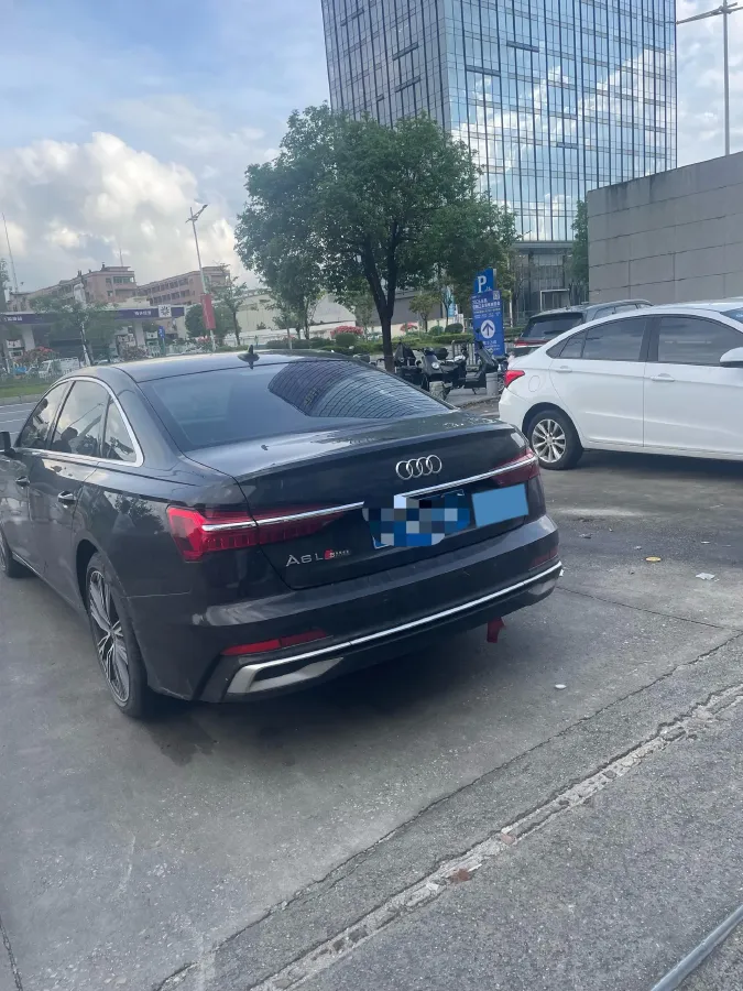 2024 Audi A6L 2.0T 245HP L4 7DCT,autocango,china used car exporter,china ev exporter,chinese used car exporter,chinese used ev exporter