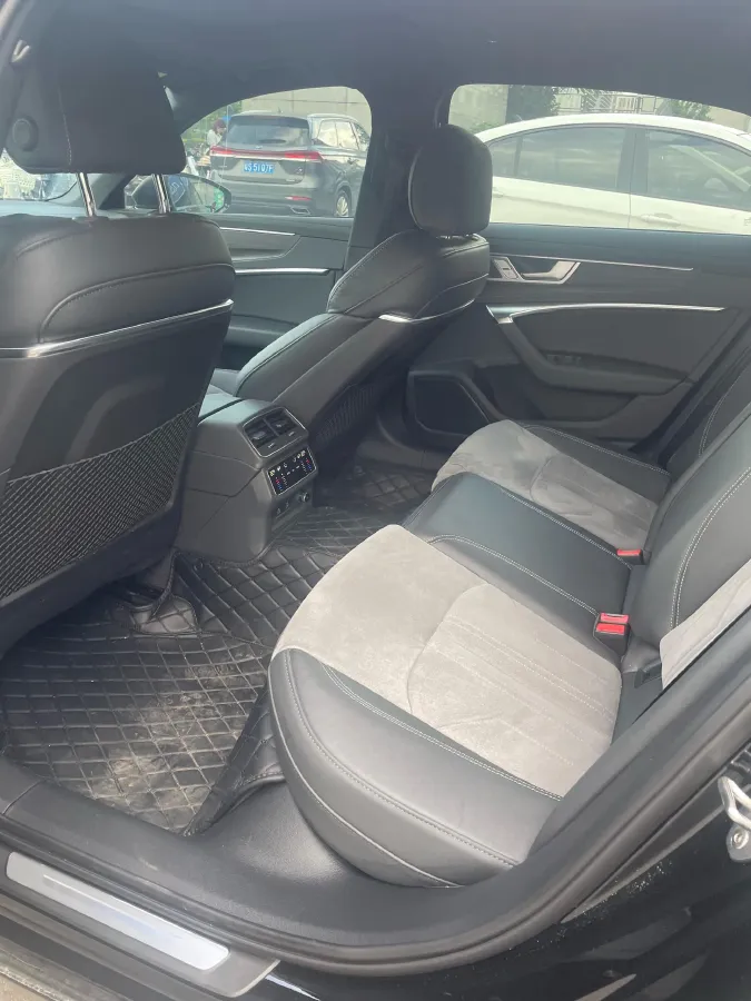 2024 Audi A6L 2.0T 245HP L4 7DCT,autocango,china used car exporter,china ev exporter,chinese used car exporter,chinese used ev exporter