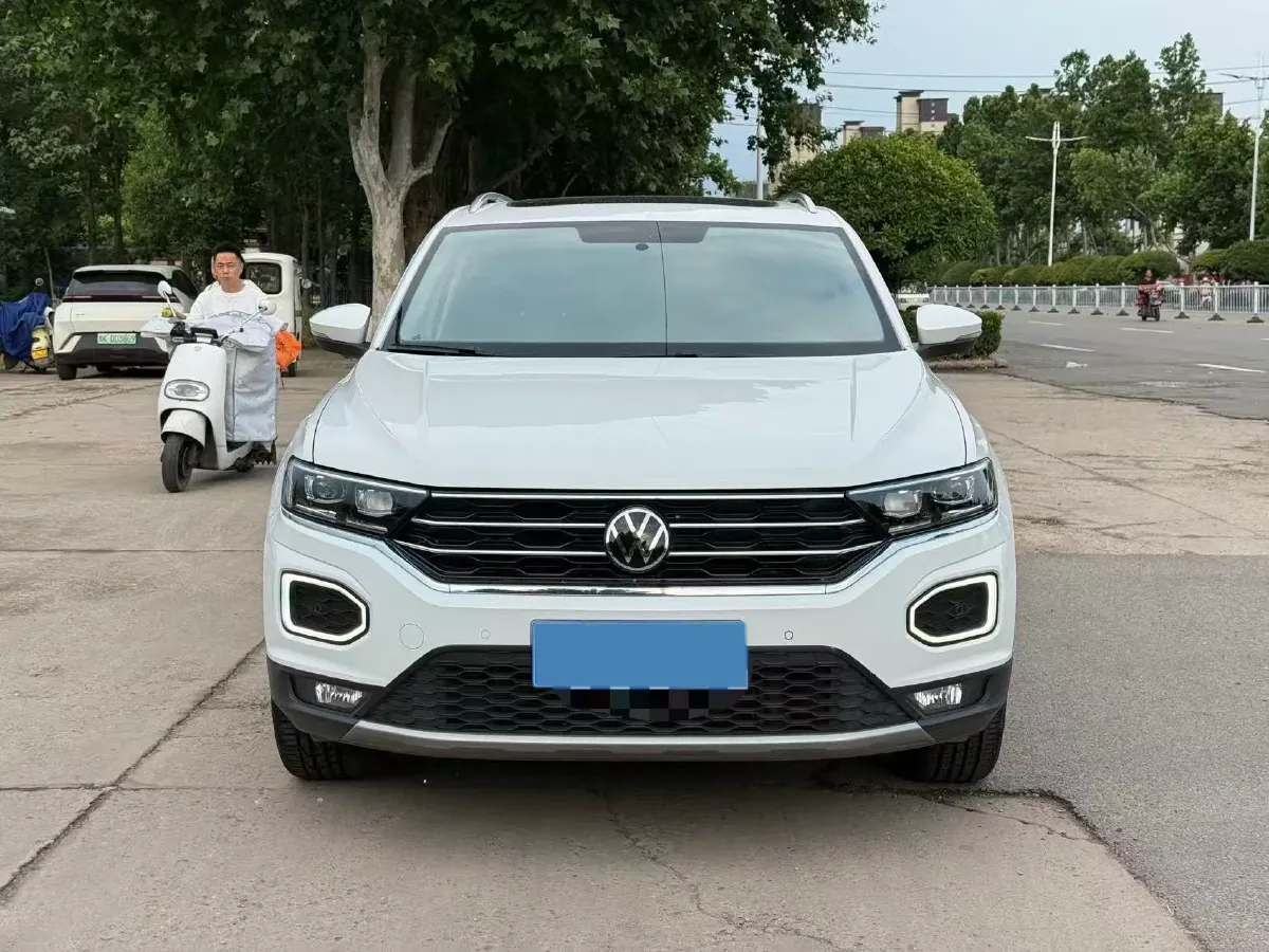 2022 Volkswagen T-Roc 1.4T 150HP L4 7DCT,autocango,china used car exporter,china ev exporter,chinese used car exporter,chinese used ev exporter