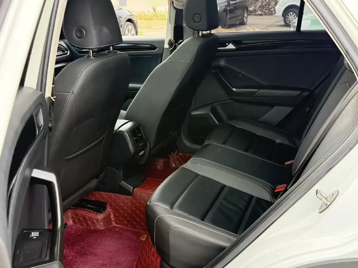 2022 Volkswagen T-Roc 1.4T 150HP L4 7DCT,autocango,china used car exporter,china ev exporter,chinese used car exporter,chinese used ev exporter