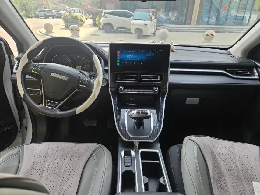2023 Haval M6 1.5T 150HP L4 7DCT,autocango,china used car exporter,china ev exporter,chinese used car exporter,chinese used ev exporter