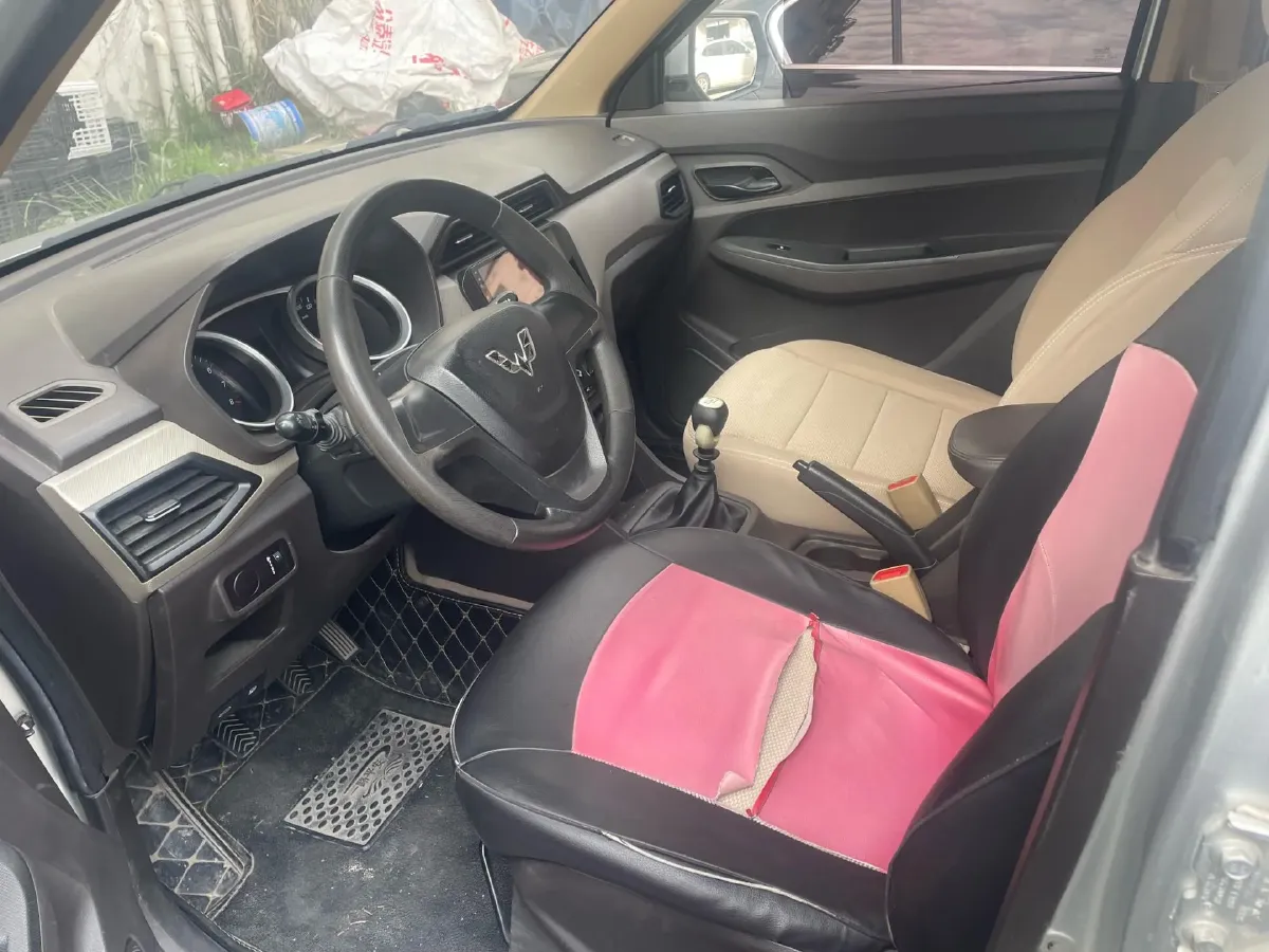 2019 WuLing HongGuang 1.5L 99HP L4 6MT,autocango,china used car exporter,china ev exporter,chinese used car exporter,chinese used ev exporter