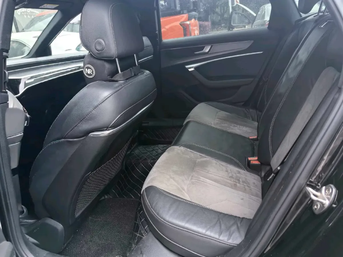 2022 Audi A6L 2.0T 224HP L4 7DCT,autocango,china used car exporter,china ev exporter,chinese used car exporter,chinese used ev exporter