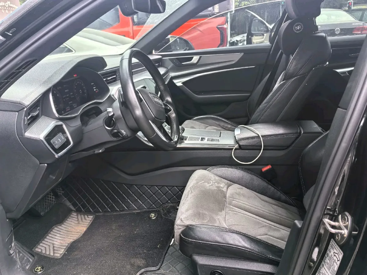 2022 Audi A6L 2.0T 224HP L4 7DCT,autocango,china used car exporter,china ev exporter,chinese used car exporter,chinese used ev exporter