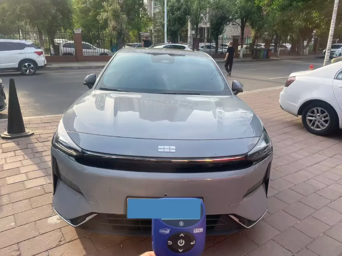 2024 Geely Galaxy L6 1.5T 163HP L4 3DHT PHEV,autocango,china used car exporter,china ev exporter,chinese used car exporter,chinese used ev exporter