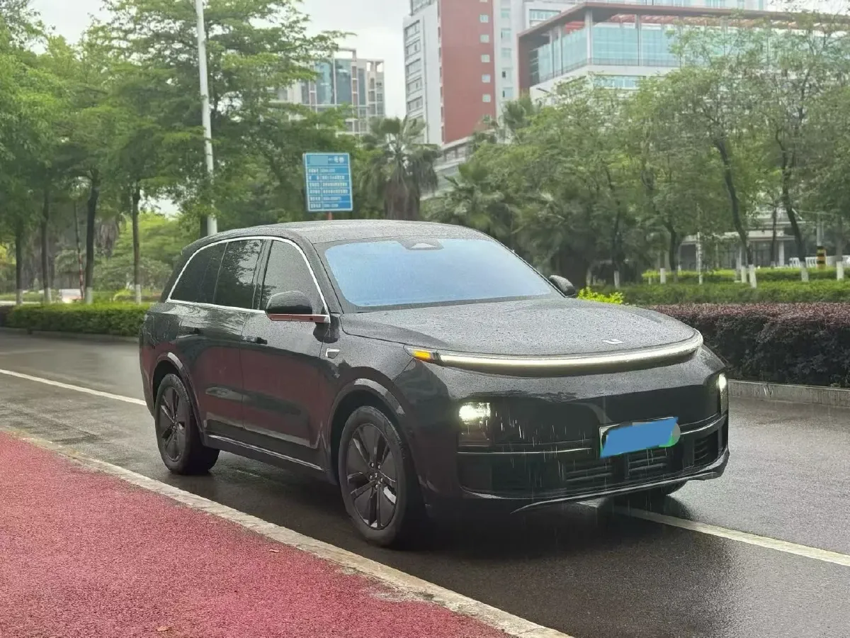 2024 Volvo S60 2.0T 197HP L4 7DCT,autocango,china used car exporter,china ev exporter,chinese used car exporter,chinese used ev exporter