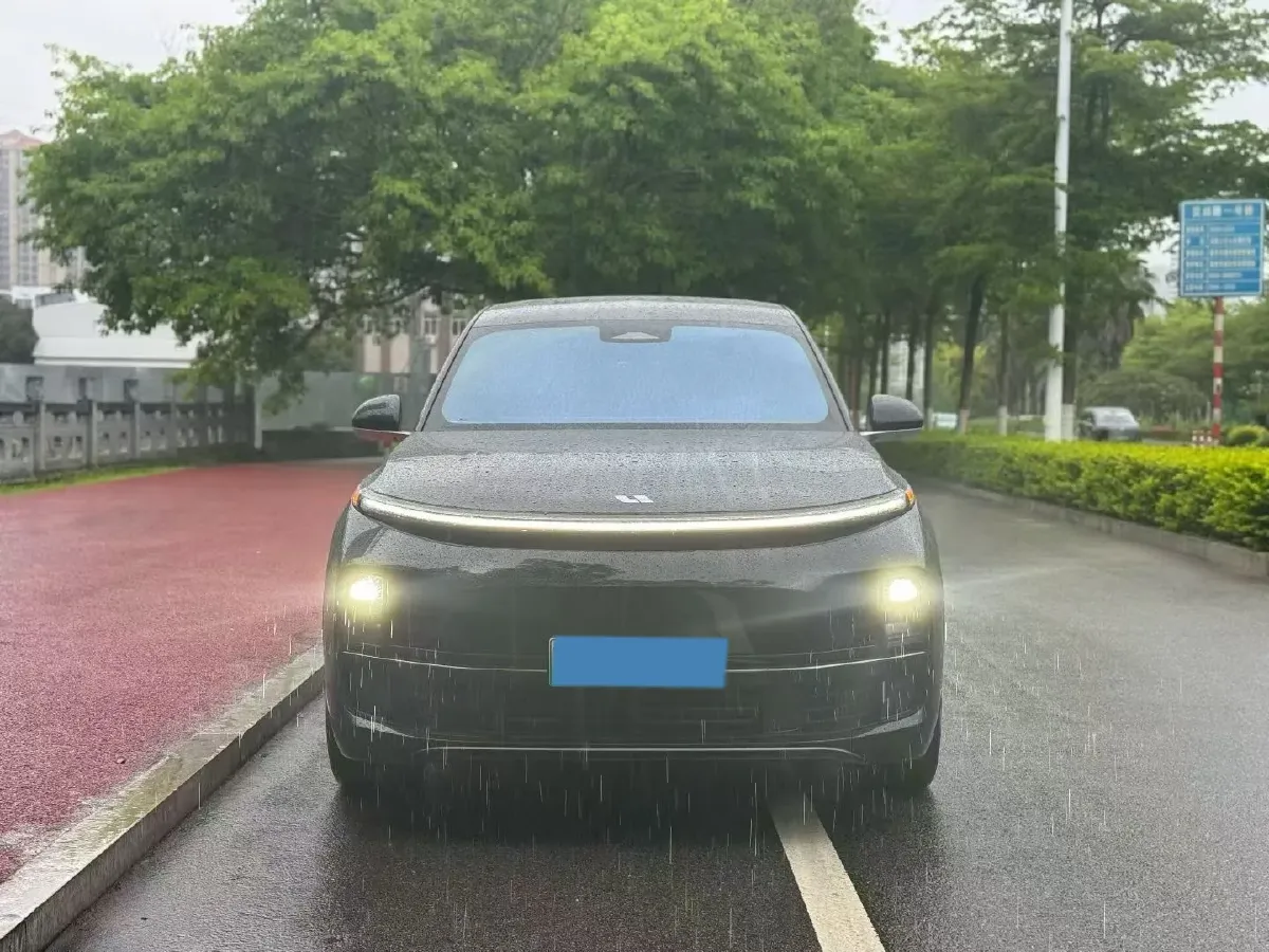 2024 Volvo S60 2.0T 197HP L4 7DCT,autocango,china used car exporter,china ev exporter,chinese used car exporter,chinese used ev exporter