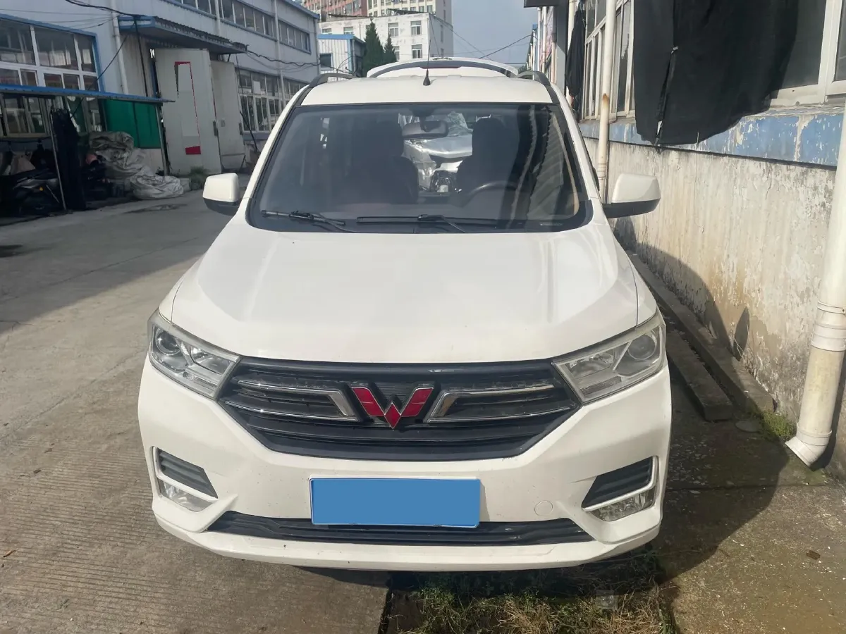 2019 WuLing HongGuang 1.5L 99HP L4 6MT,autocango,china used car exporter,china ev exporter,chinese used car exporter,chinese used ev exporter