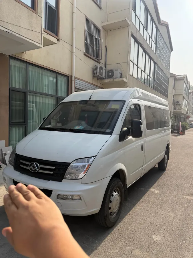 2021 MAXUS XinTu V80 2.0T 139HP L4 6MT,autocango,china used car exporter,china ev exporter,chinese used car exporter,chinese used ev exporter