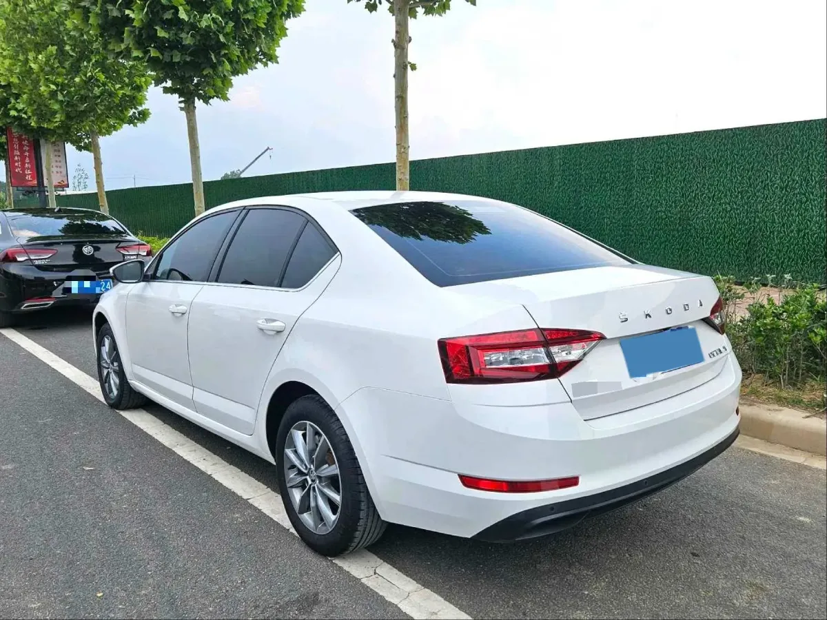 2020 Skoda Octavia 1.5L 113HP L4 6AT,autocango,china used car exporter,china ev exporter,chinese used car exporter,chinese used ev exporter