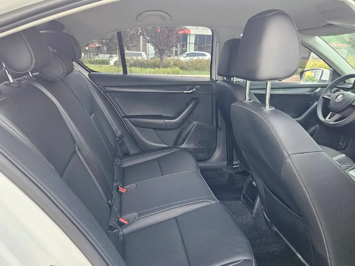 2020 Skoda Octavia 1.5L 113HP L4 6AT,autocango,china used car exporter,china ev exporter,chinese used car exporter,chinese used ev exporter