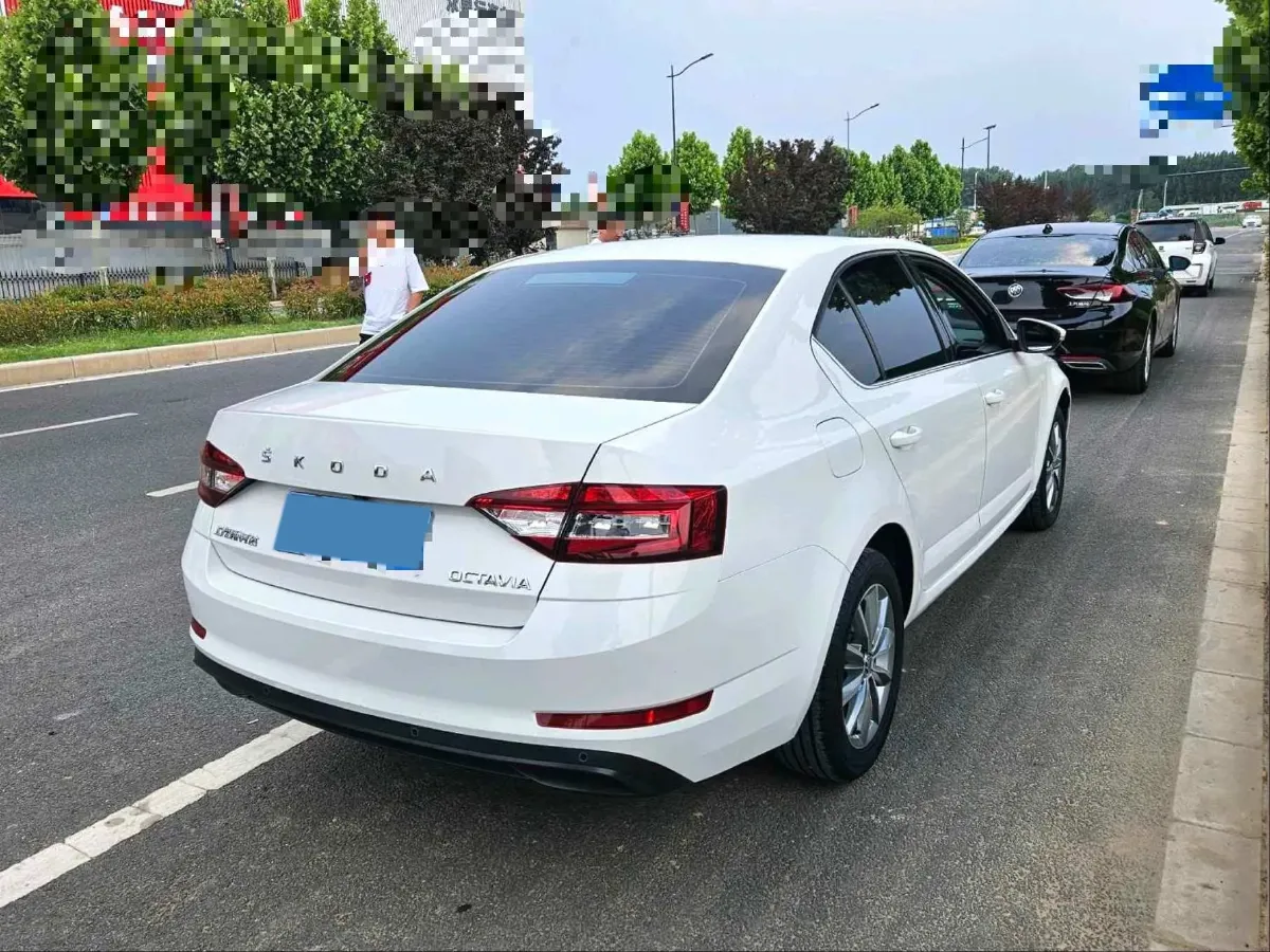 2020 Skoda Octavia 1.5L 113HP L4 6AT,autocango,china used car exporter,china ev exporter,chinese used car exporter,chinese used ev exporter