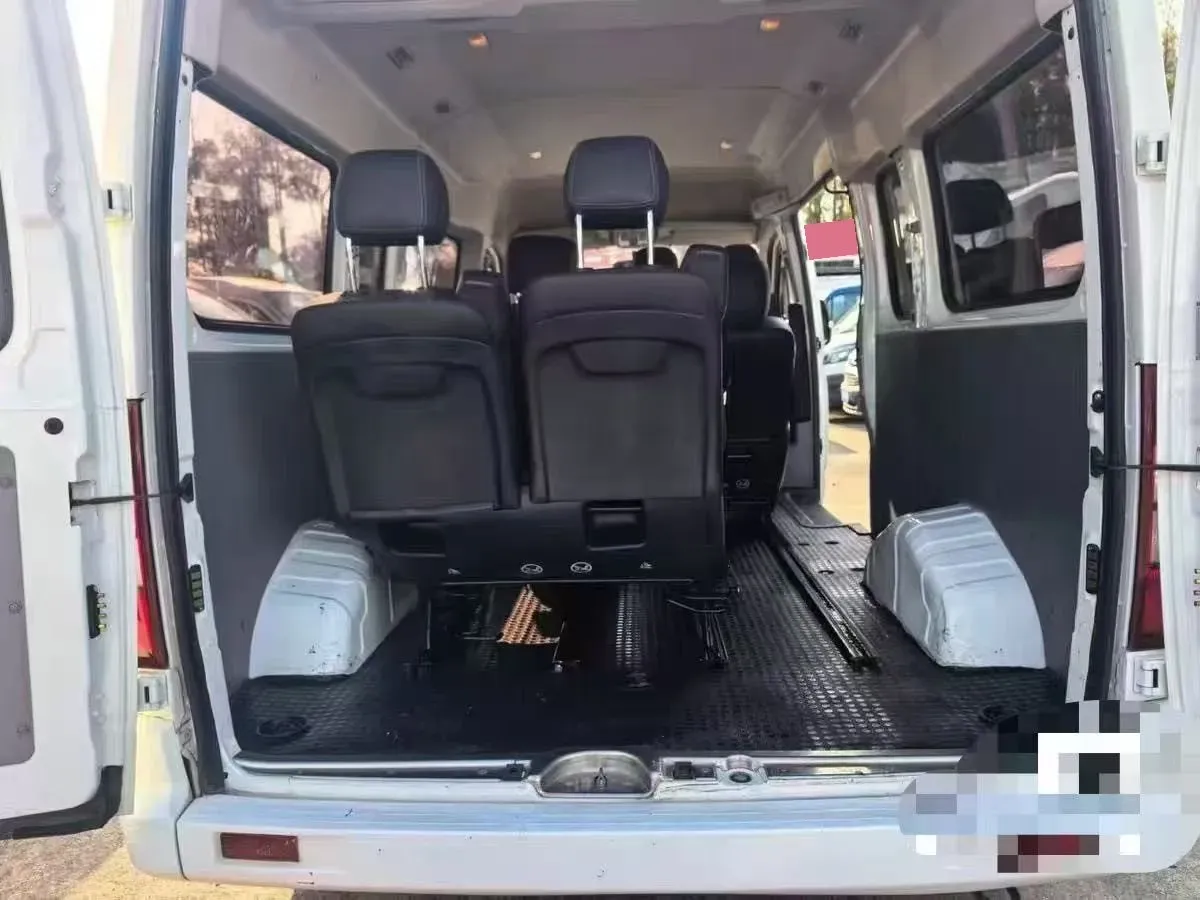 2021 MAXUS XinTu V80 2.0T 139HP L4 6MT,autocango,china used car exporter,china ev exporter,chinese used car exporter,chinese used ev exporter