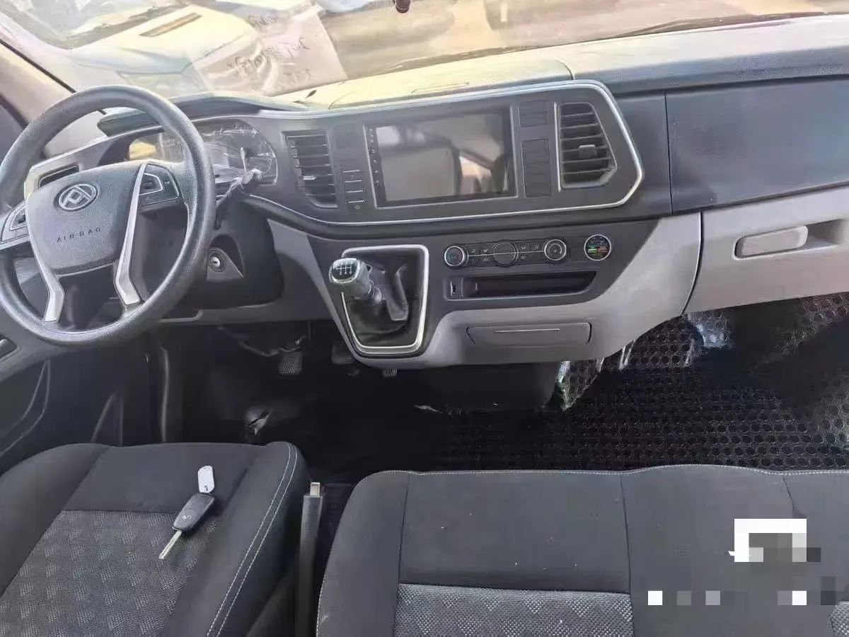 2021 MAXUS XinTu V80 2.0T 139HP L4 6MT,autocango,china used car exporter,china ev exporter,chinese used car exporter,chinese used ev exporter