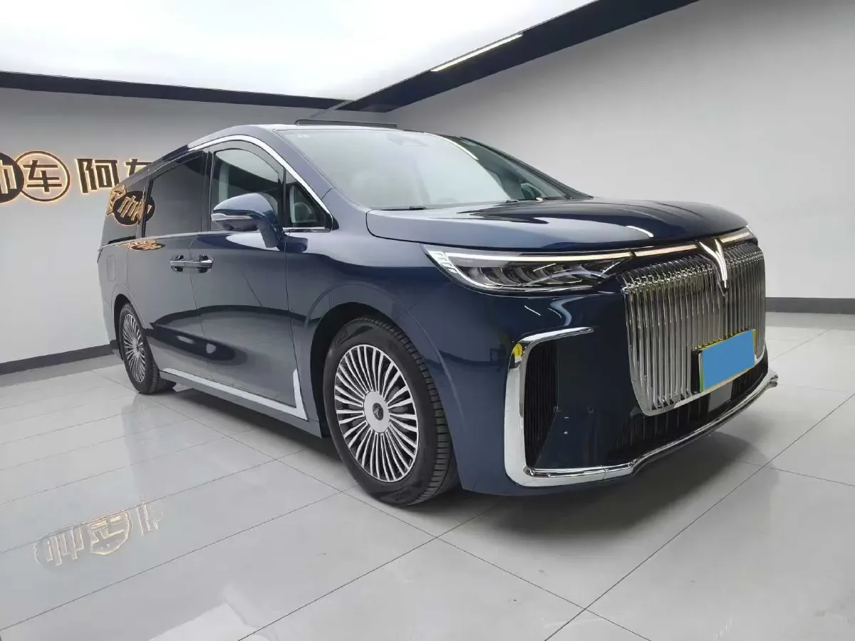2025 Voyah Dream 1.5T 150HP L4 PHEV 41.7KWH,autocango,china used car exporter,china ev exporter,chinese used car exporter,chinese used ev exporter