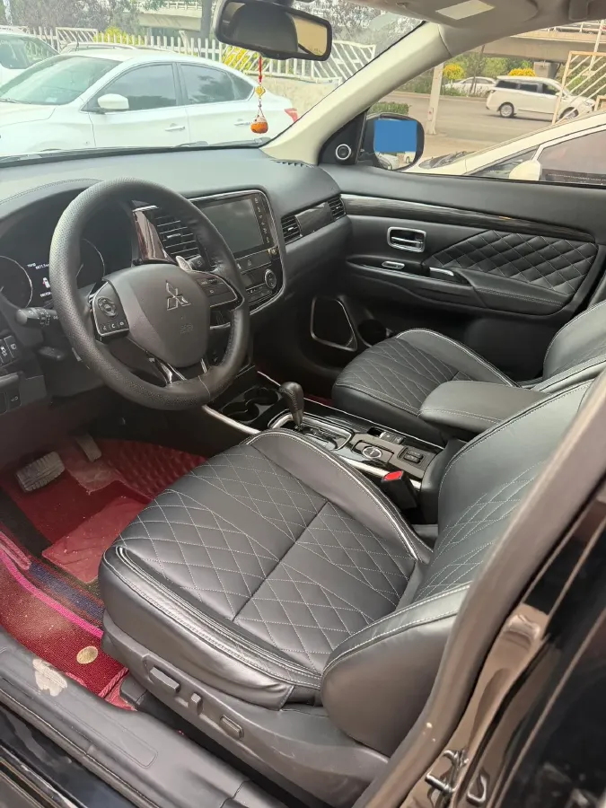 2020 Mitsubishi Outlander 2.4L 192HP L4 CVT,autocango,china used car exporter,china ev exporter,chinese used car exporter,chinese used ev exporter