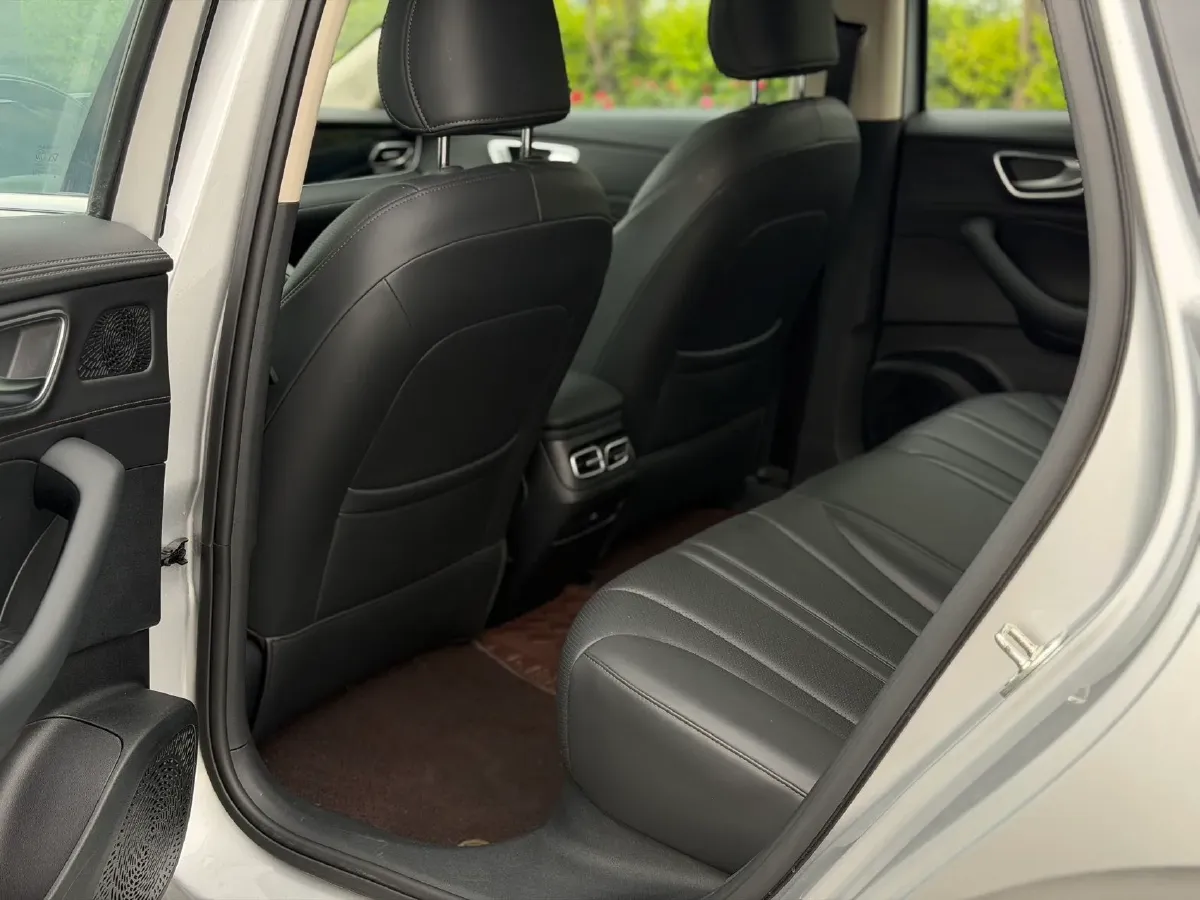 2025 Roewe D7 1.5L 112HP L4 1DHT PHEV 19.7KWH,autocango,china used car exporter,china ev exporter,chinese used car exporter,chinese used ev exporter