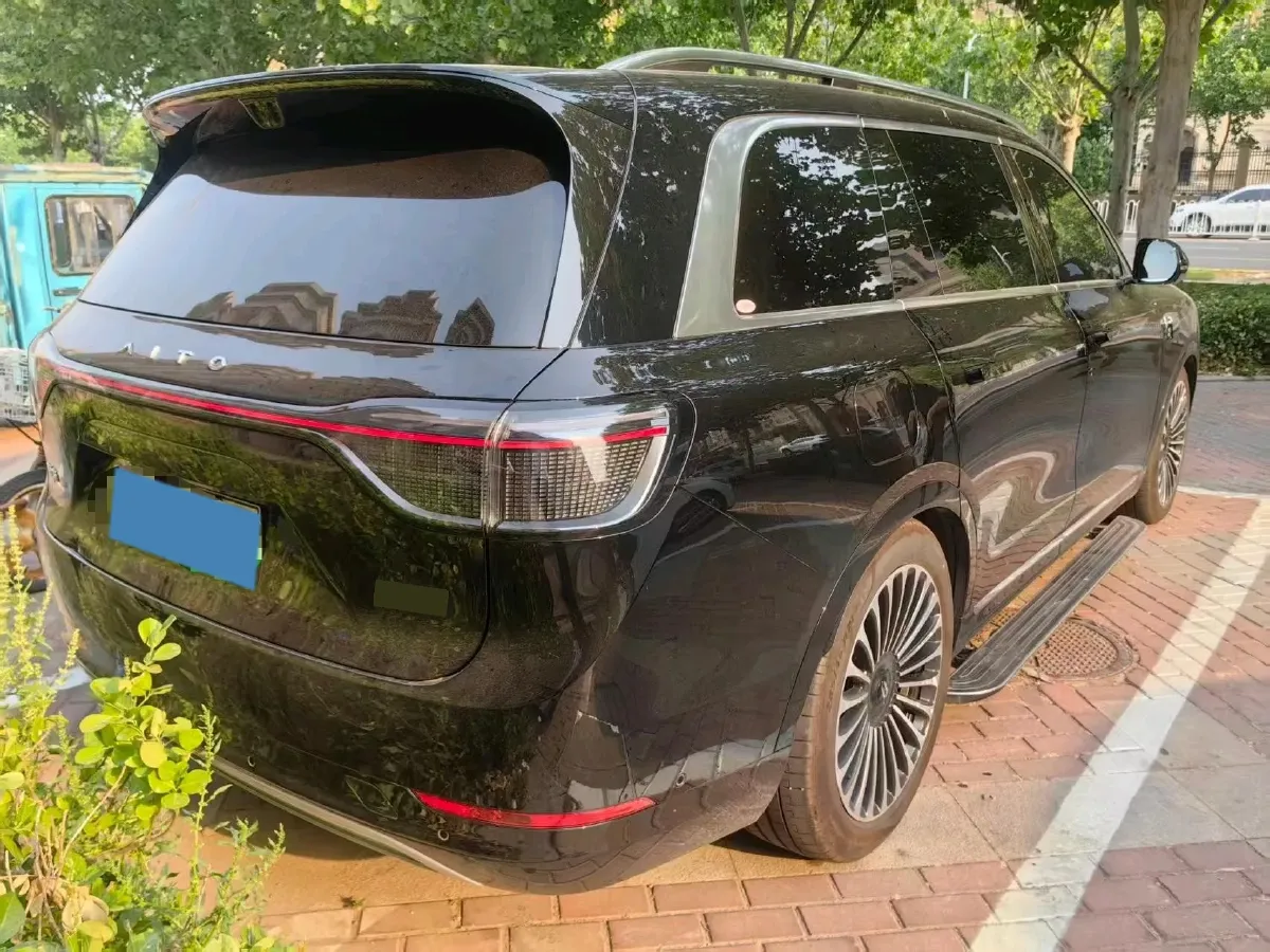 2025 AITO AITO M9 REEV 160HP REEV 52KWH,autocango,china used car exporter,china ev exporter,chinese used car exporter,chinese used ev exporter