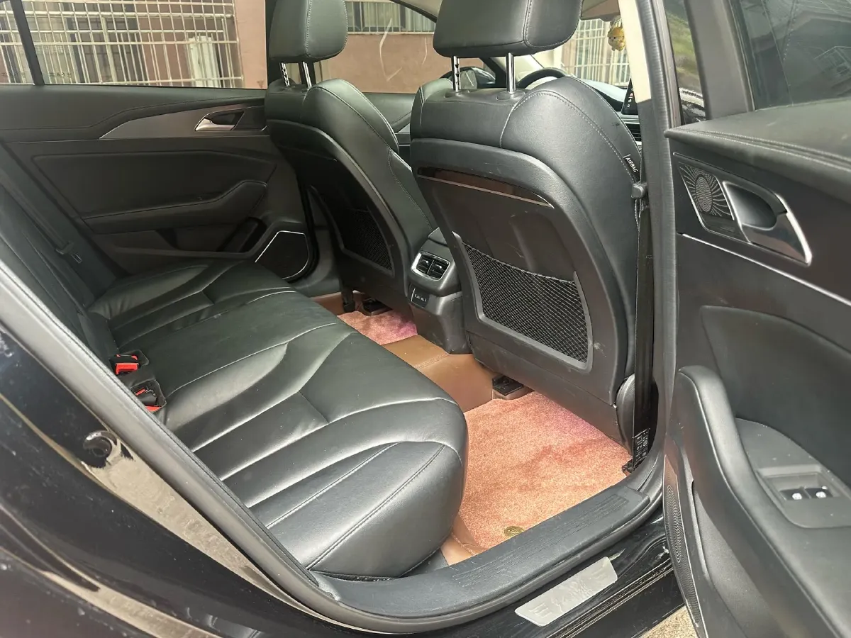 2022 HongQi H5 1.8T 197HP L4 6AT,autocango,china used car exporter,china ev exporter,chinese used car exporter,chinese used ev exporter