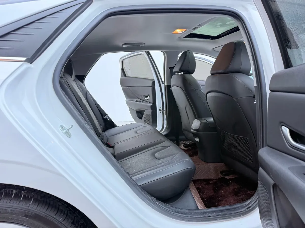 2021 Hyundai Elantra 1.5L 115HP L4 CVT,autocango,china used car exporter,china ev exporter,chinese used car exporter,chinese used ev exporter