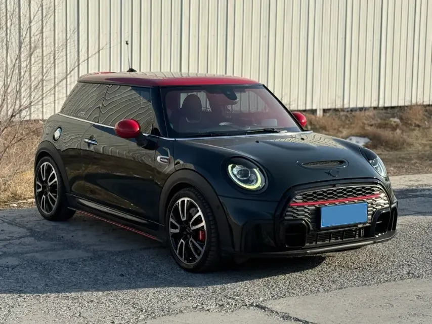2018 MINI JCW CLUBMAN 2.0T 231HP L4 6AT,autocango,china used car exporter,china ev exporter,chinese used car exporter,chinese used ev exporter