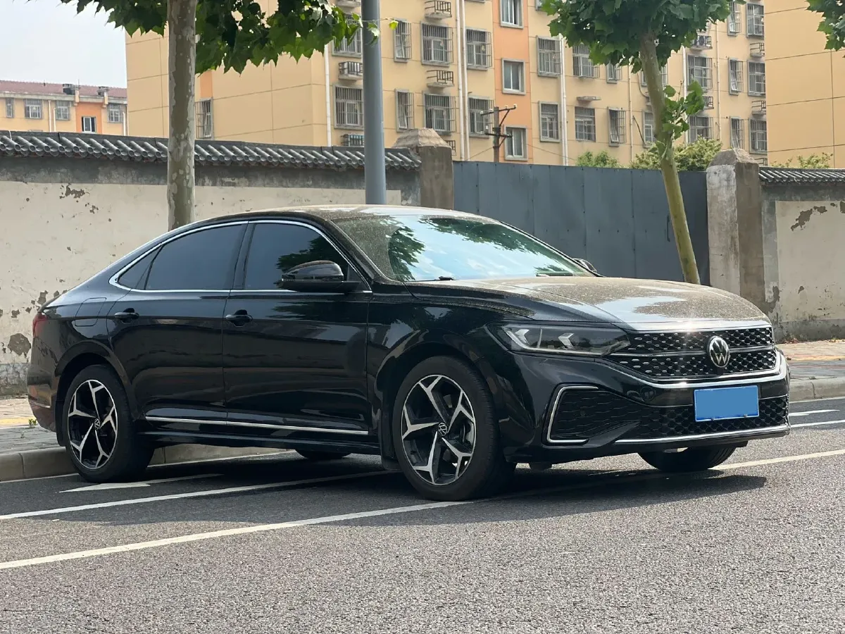 2023 Volkswagen Passat 2.0T 186HP L4 7DCT,autocango,china used car exporter,china ev exporter,chinese used car exporter,chinese used ev exporter