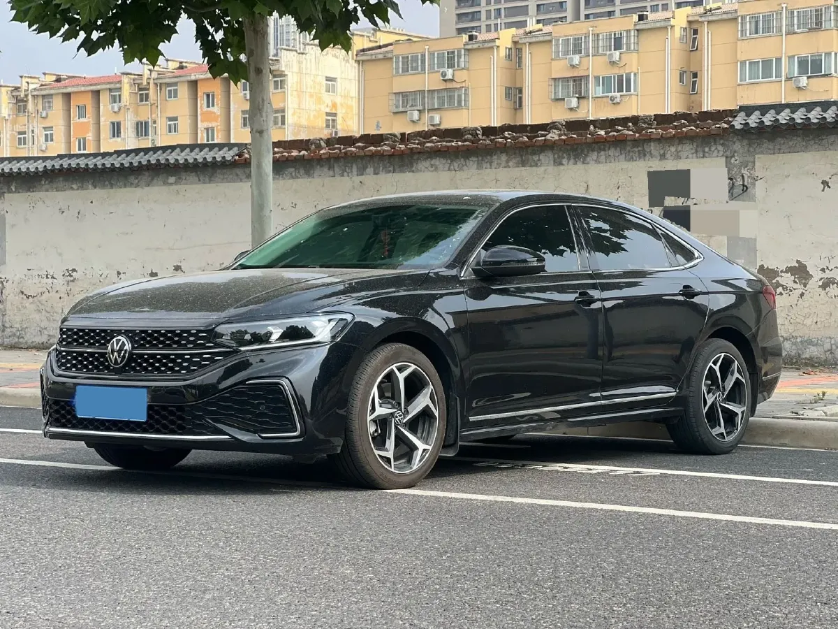 2023 Volkswagen Passat 2.0T 186HP L4 7DCT,autocango,china used car exporter,china ev exporter,chinese used car exporter,chinese used ev exporter
