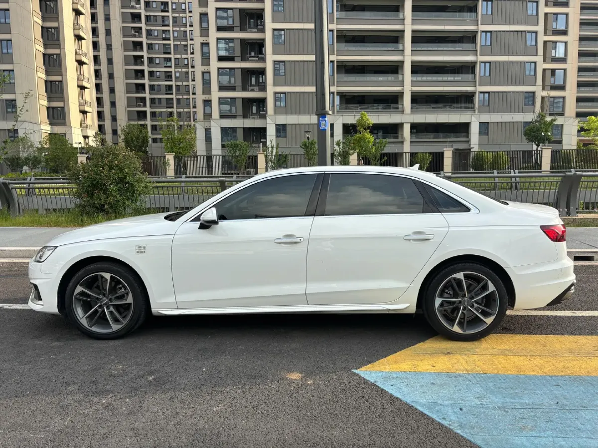2020 Audi A4L 2.0T 190HP L4 7DCT,autocango,china used car exporter,china ev exporter,chinese used car exporter,chinese used ev exporter