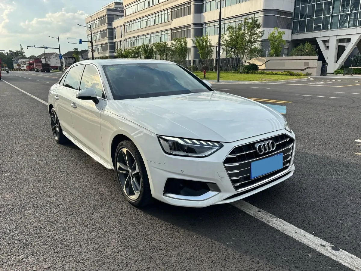 2020 Audi A4L 2.0T 190HP L4 7DCT,autocango,china used car exporter,china ev exporter,chinese used car exporter,chinese used ev exporter