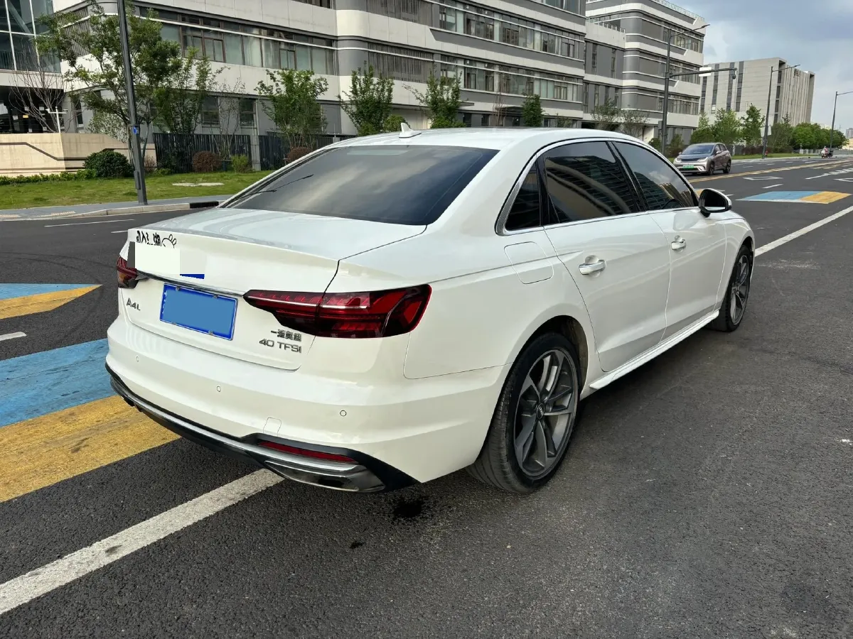 2020 Audi A4L 2.0T 190HP L4 7DCT,autocango,china used car exporter,china ev exporter,chinese used car exporter,chinese used ev exporter