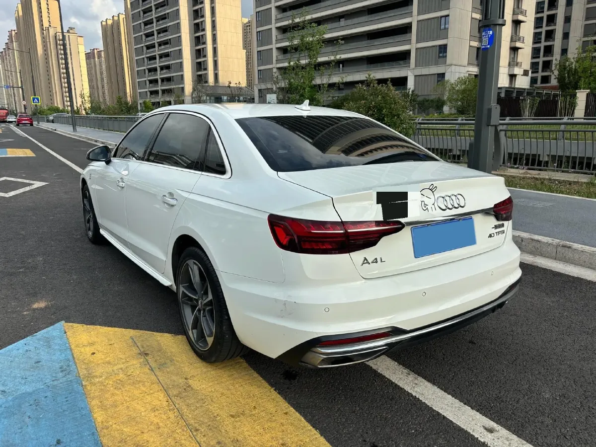 2020 Audi A4L 2.0T 190HP L4 7DCT,autocango,china used car exporter,china ev exporter,chinese used car exporter,chinese used ev exporter