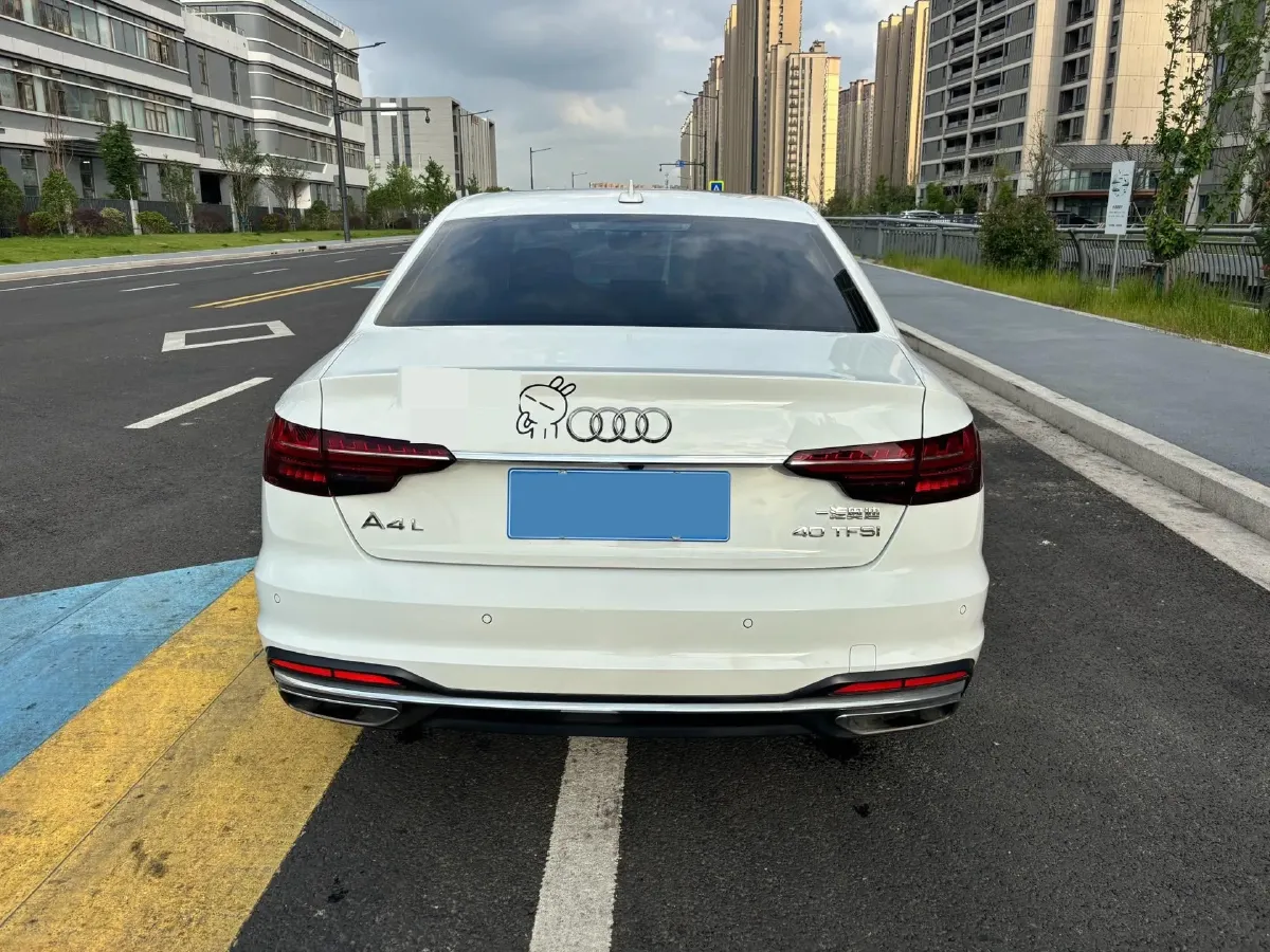 2020 Audi A4L 2.0T 190HP L4 7DCT,autocango,china used car exporter,china ev exporter,chinese used car exporter,chinese used ev exporter