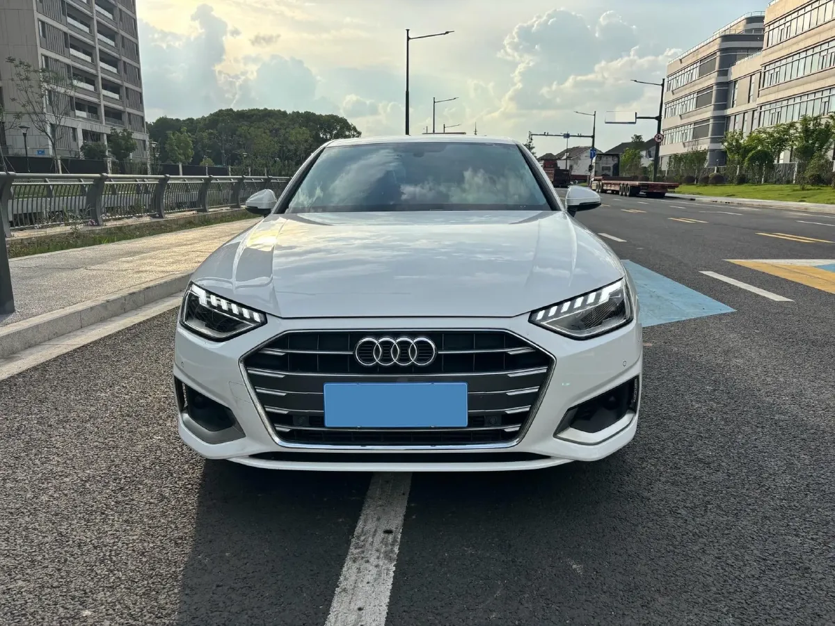 2020 Audi A4L 2.0T 190HP L4 7DCT,autocango,china used car exporter,china ev exporter,chinese used car exporter,chinese used ev exporter
