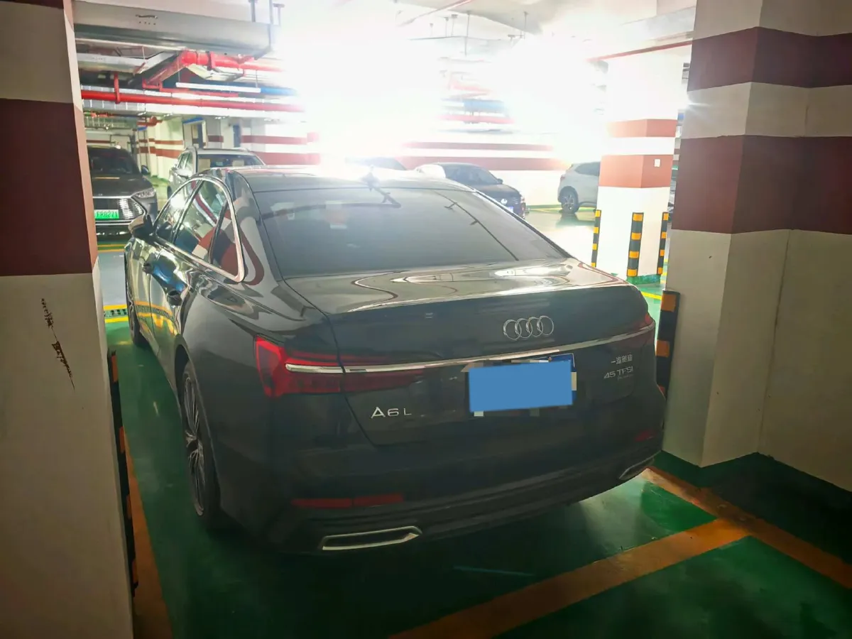 2022 Audi A6L 2.0T 224HP L4 7DCT,autocango,china used car exporter,china ev exporter,chinese used car exporter,chinese used ev exporter