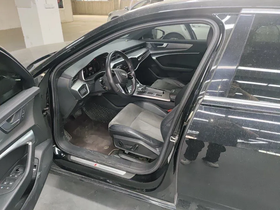 2022 Audi A6L 2.0T 224HP L4 7DCT,autocango,china used car exporter,china ev exporter,chinese used car exporter,chinese used ev exporter
