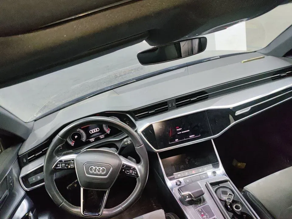 2022 Audi A6L 2.0T 224HP L4 7DCT,autocango,china used car exporter,china ev exporter,chinese used car exporter,chinese used ev exporter